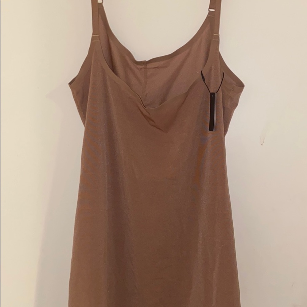SKIMS SLIP SHAPE-WEAR BRAND NEW WITH TAGS SIZE 3x